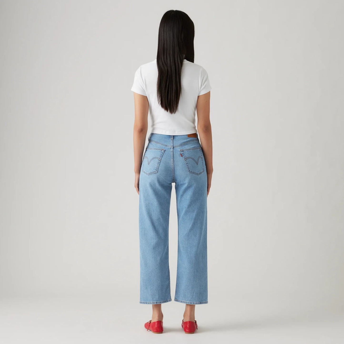 LEVI'S® WOMEN'S RIBCAGE STRAIGHT ANKLE JEANS - MED INDIGO - WORN IN