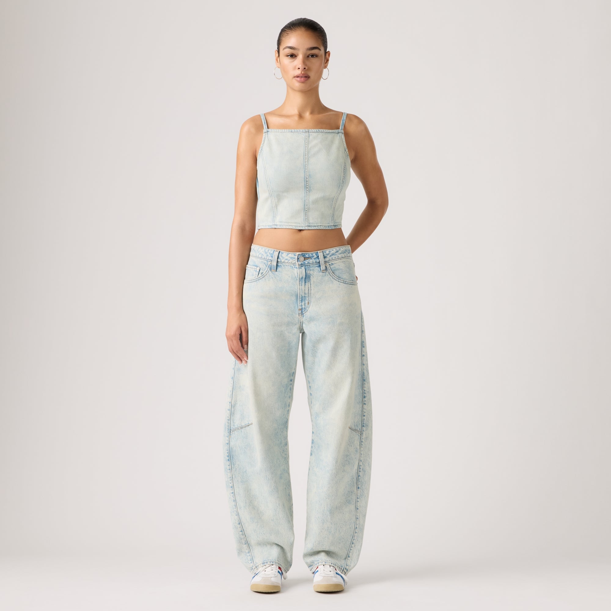 LEVI'S® WOMEN'S BAGGY DAD BARREL JEANS - LIGHT INDIGO - WORN IN