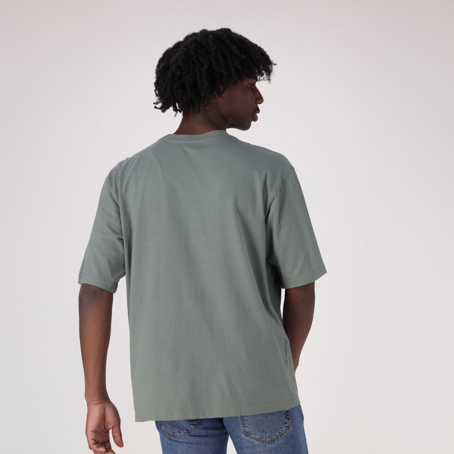 LEVI'S® MEN'S HALF-SLEEVE GRAPHIC POCKET T-SHIRT - BLUE
