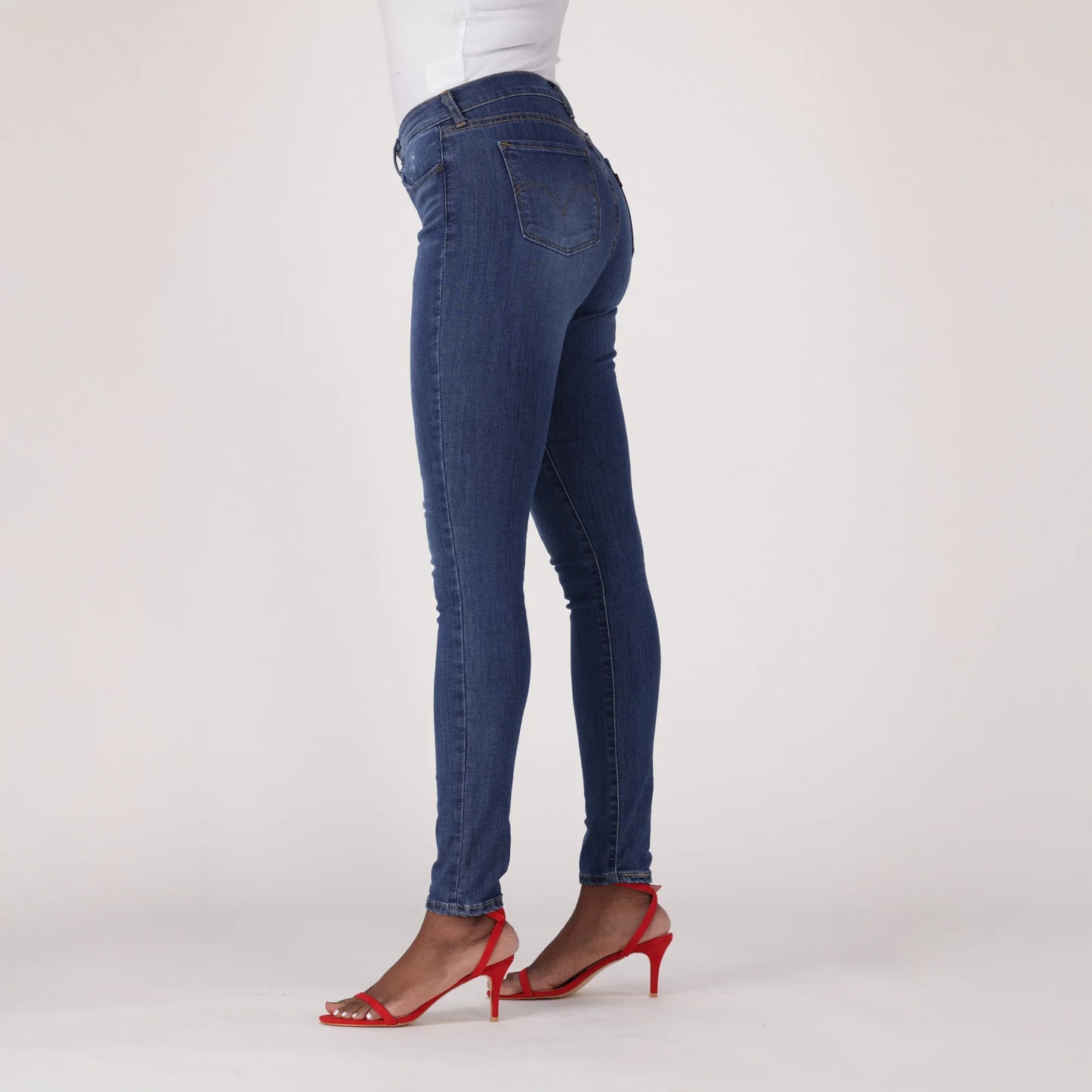 LEVI'S® WOMEN'S CURVY HIGH-RISE SUPER SKINNY - MEDIUM WASH