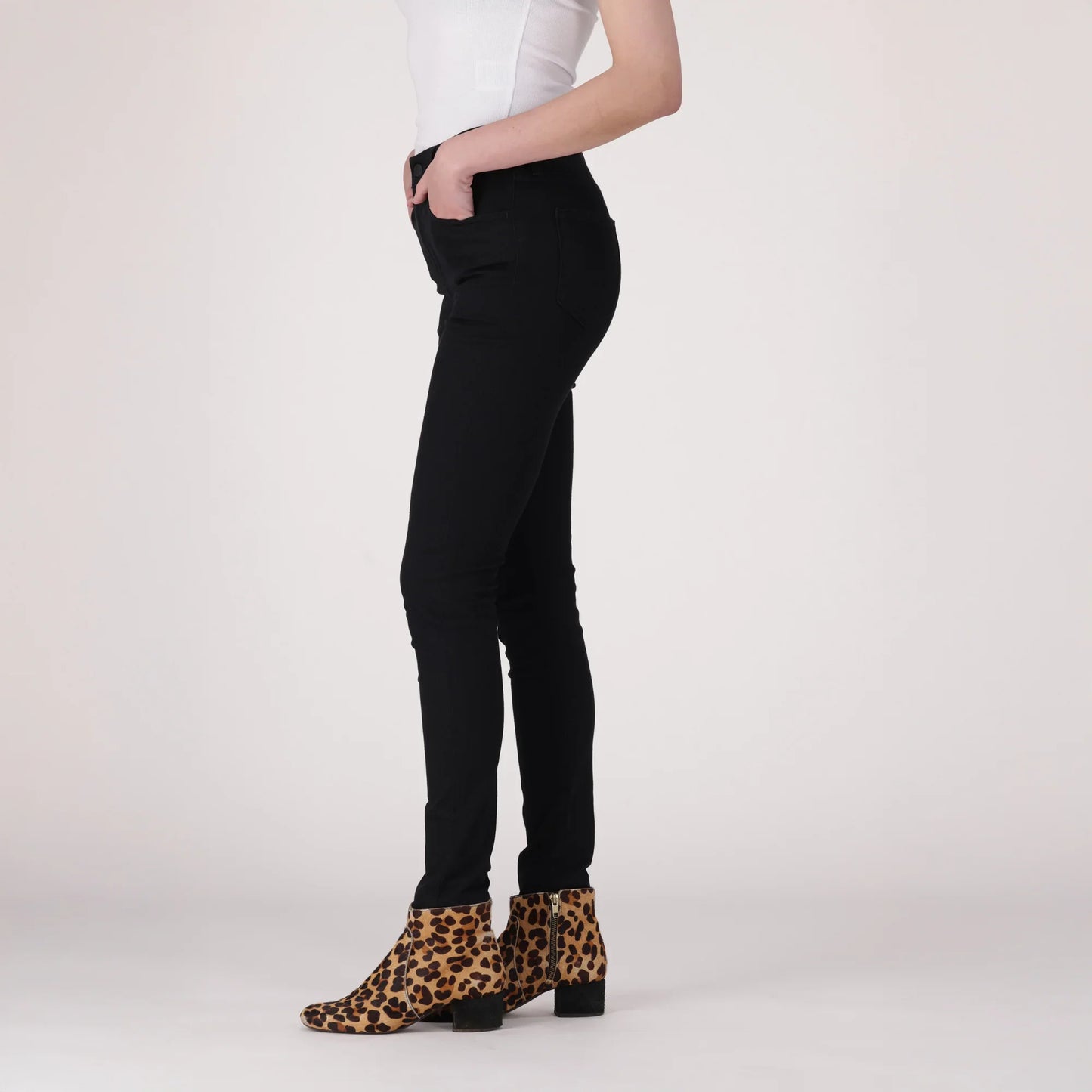 LEVI'S® WOMEN'S 720 HIGH-RISE SUPER SKINNY JEANS - DARK WASH
