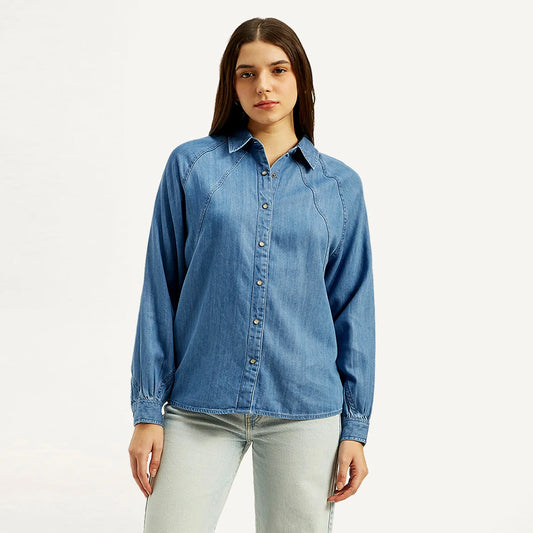 LEVI’S® WOMEN'S SOLID SPREAD COLLAR SHIRT - BLUE