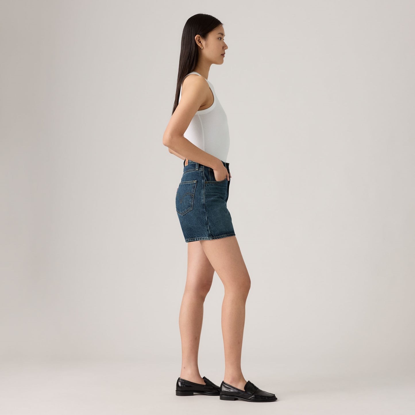 LEVI'S® WOMEN'S CINCH MID-THIGH SHORTS - DARK INDIGO WORN IN