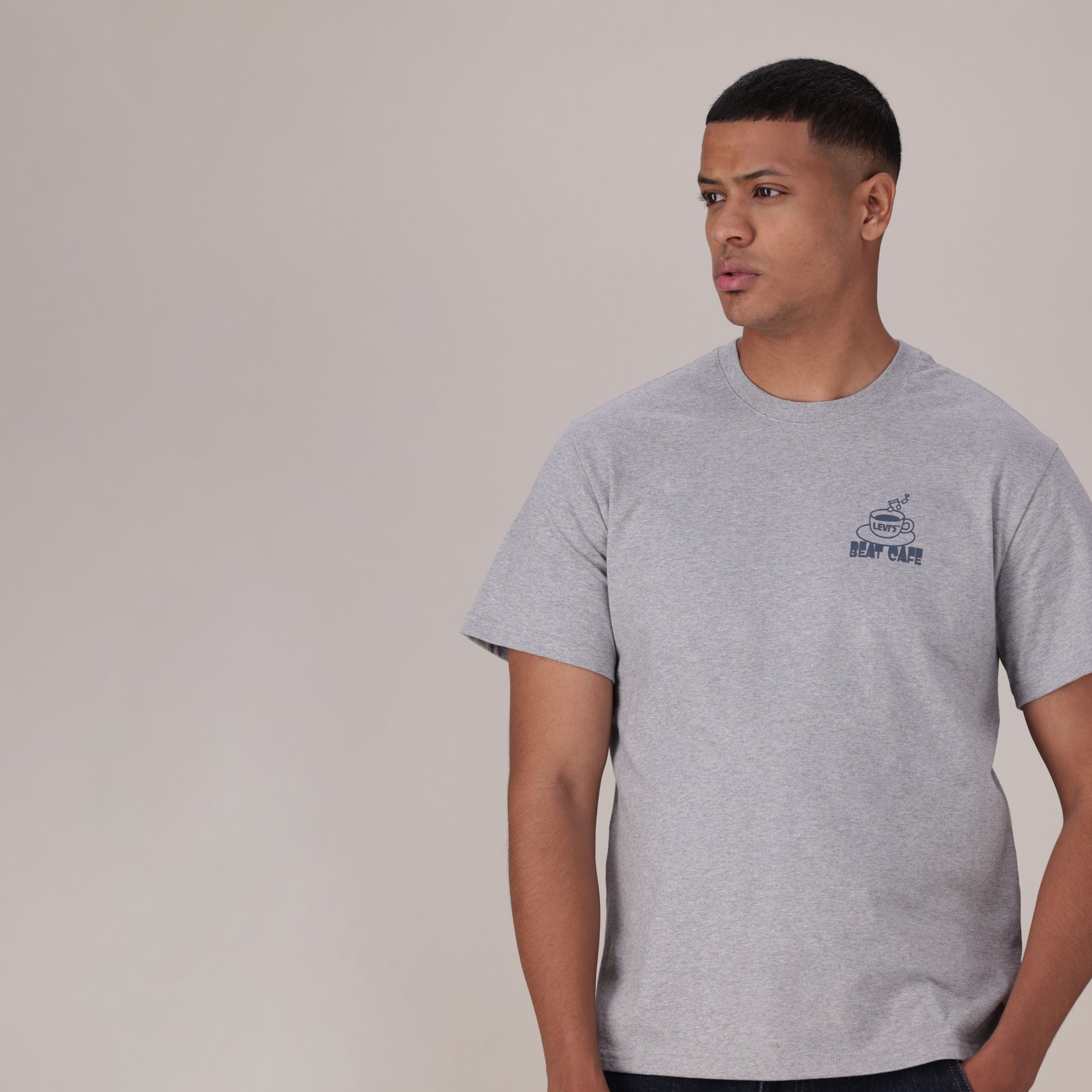 LEVI'S® MEN'S RELAXED FIT SHORT-SLEEVE GRAPHIC T-SHIRT - GREY