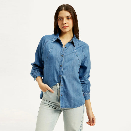 LEVI’S® WOMEN'S SOLID SPREAD COLLAR SHIRT - BLUE