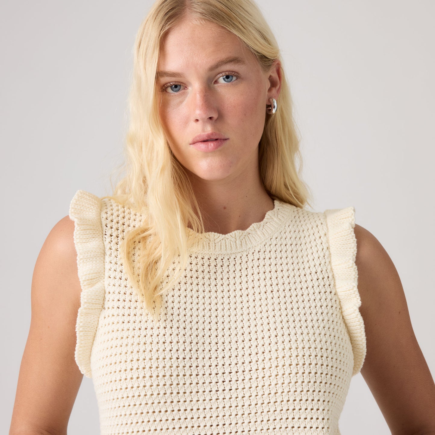LEVI'S® WOMEN'S LULU FLUTTER SLEEVE SWEATER TANK - WHITE