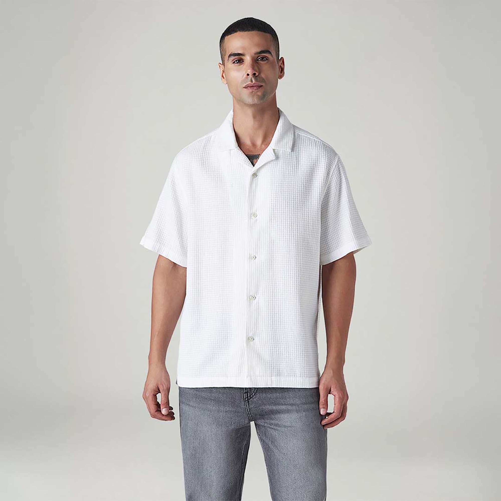 LEVI'S® MEN'S TEXTURED RELAXED FIT DOBBY RESORT COLLAR SHIRT - WHITE