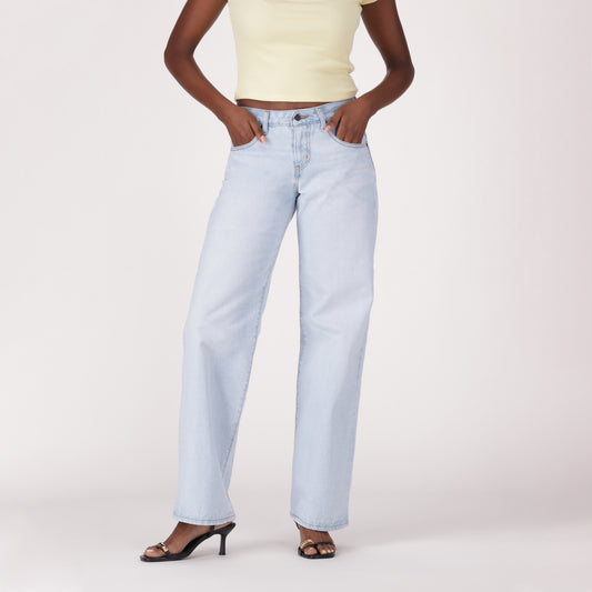 LEVI'S® WOMEN'S LOW LOOSE JEANS - LIGHT INDIGO - WORN IN