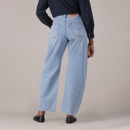 LEVI'S® WOMEN'S CINCH BARREL JEANS - MED INDIGO - WORN IN