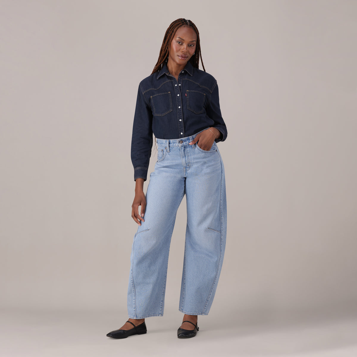 Levi's® Women's Cinch Barrel Jeans - Med Indigo - Worn In