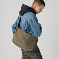 LEVI'S® MEN'S OLIVER MAIL BAG - GREENS