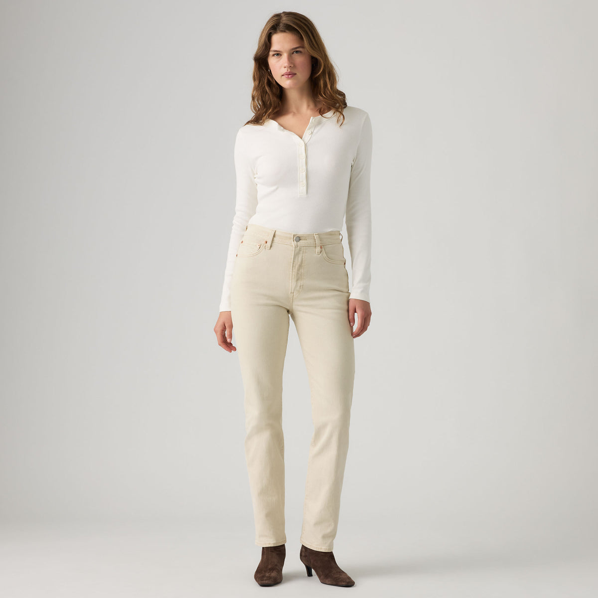 LEVI'S® WOMEN'S RIBCAGE SLIM JEANS - NEUTRAL