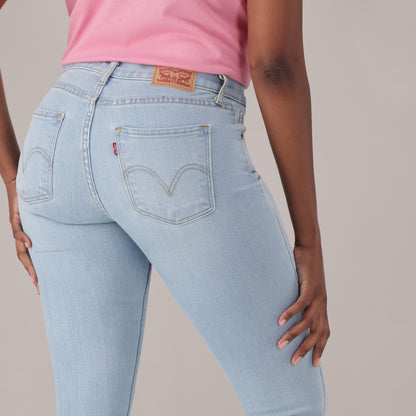LEVI'S® WOMEN'S CURVY SKINNY  - MED INDIGO - WORN IN