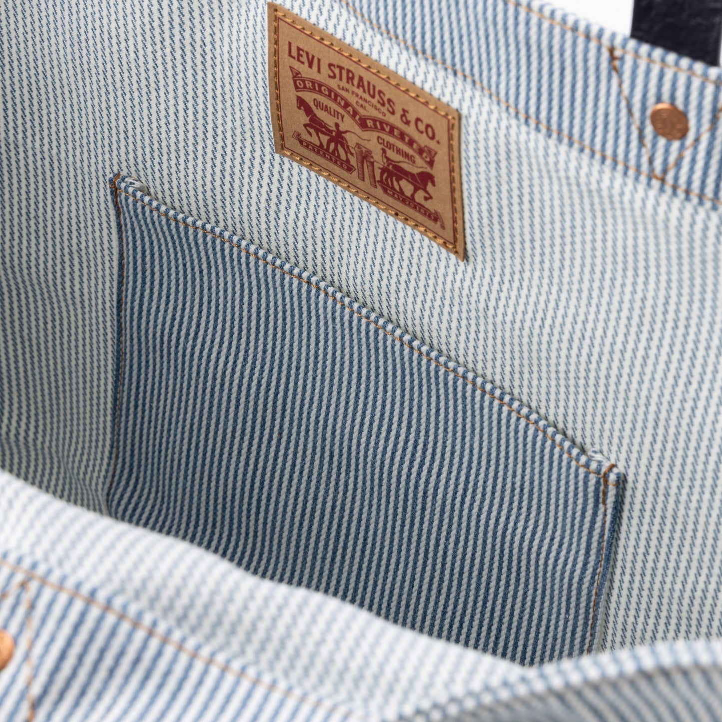 LEVI'S® WOMEN'S HERITAGE TOTE-ALL BAG