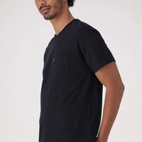 LEVI'S® MEN'S CLASSIC POCKET T-SHIRT - BLACK