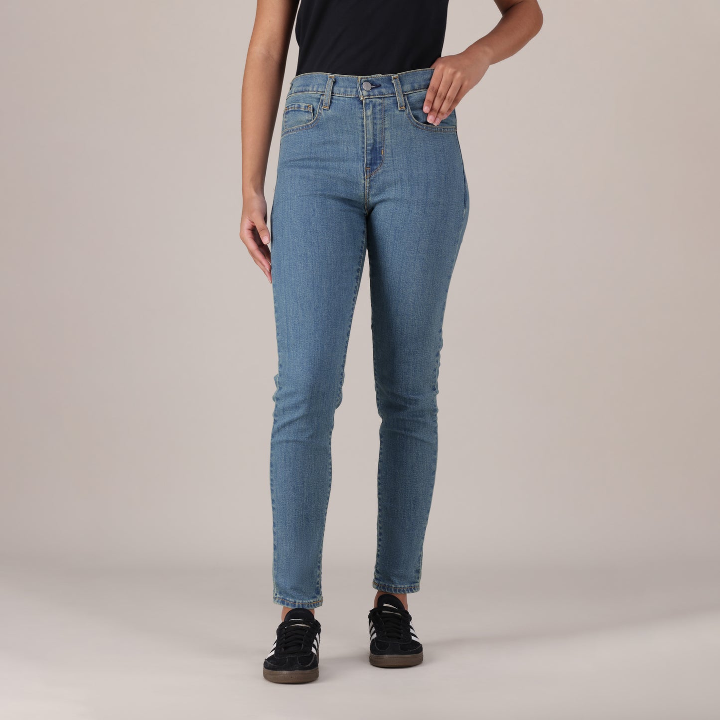 LEVI'S® WOMEN'S 720 HIGH-RISE SUPER SKINNY JEANS - MED INDIGO - WORN IN
