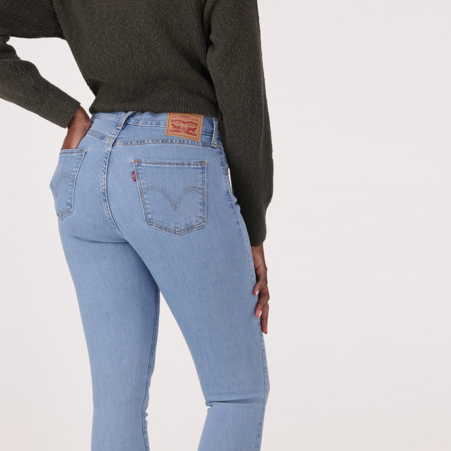 LEVI'S® WOMEN'S CURVY HIGH-RISE SUPER SKINNY  - MED INDIGO - WORN IN