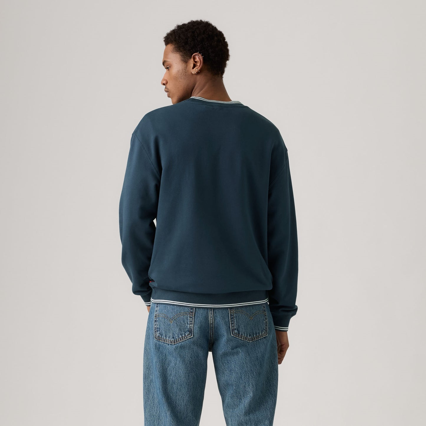 LEVI'S® MEN'S TIPPED GRAPHIC CREW SWEATSHIRT - MULTI COLOUR