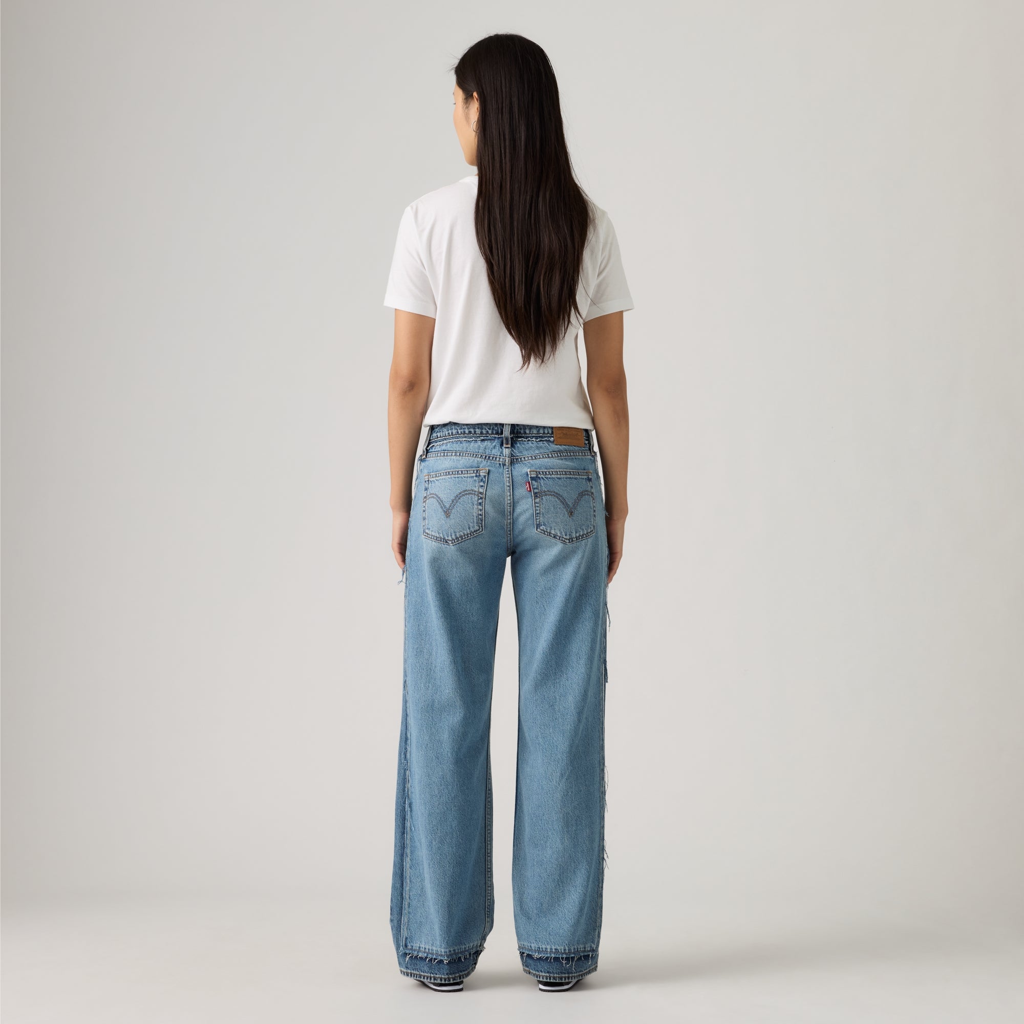 LEVI'S® WOMEN'S DECONSTRUCTED LOW LOOSE JEANS - MED INDIGO - WORN IN