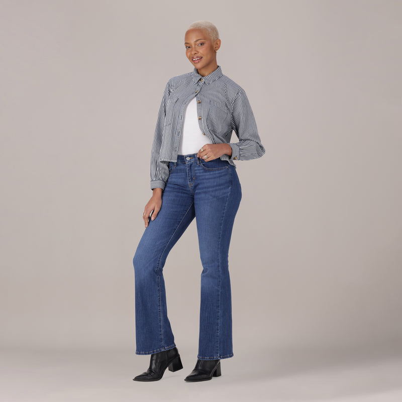 LEVI'S® WOMEN'S CURVY FLARE  - MED INDIGO - WORN IN