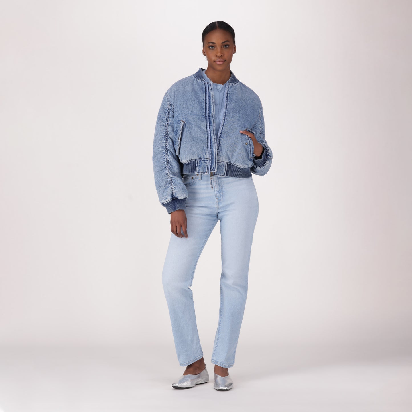 LEVI'S® WOMEN'S WEDGIE SLIM JEANS - LIGHT INDIGO - WORN IN