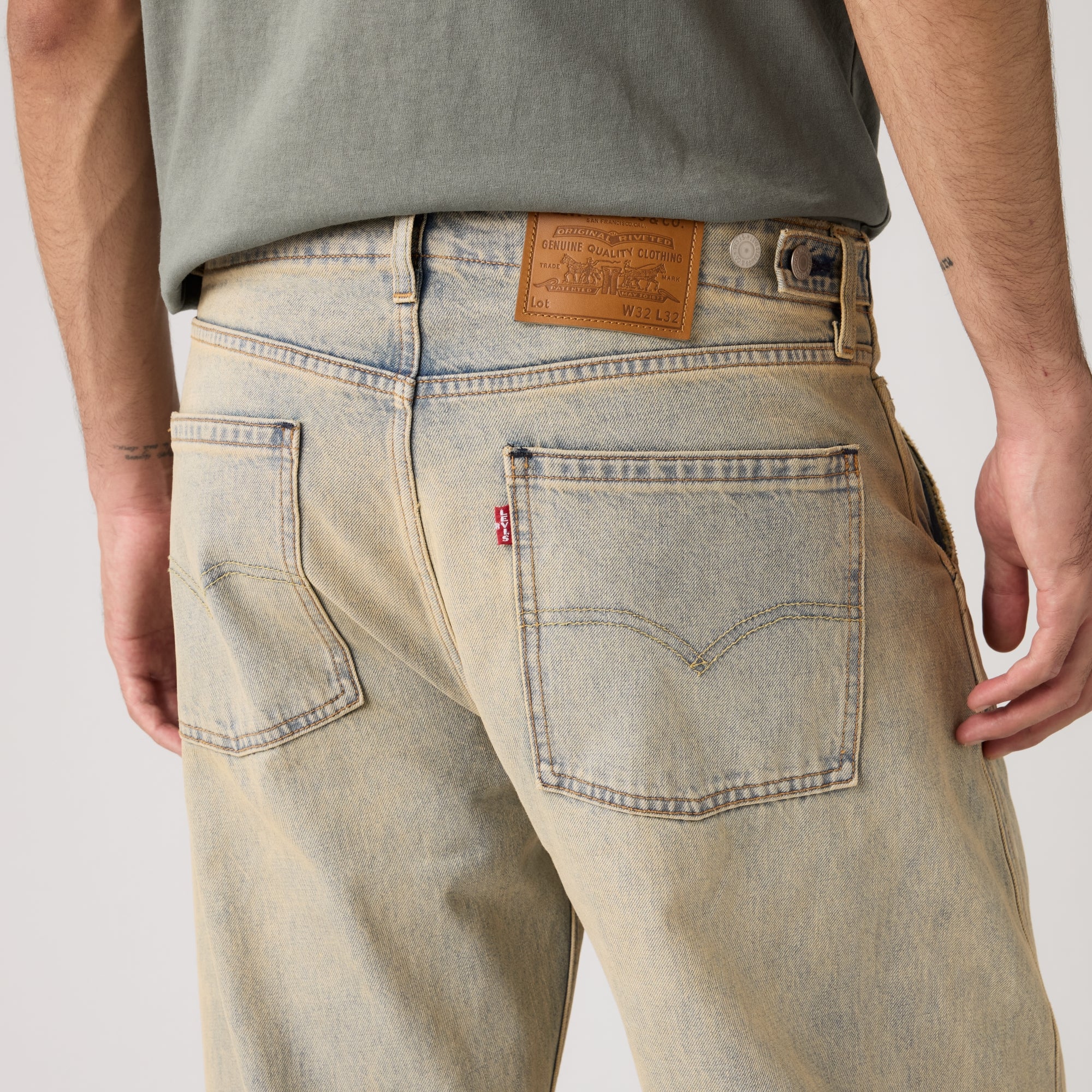 LEVI'S® MEN'S BAGGY BARREL JEANS - LIGHT WASH
