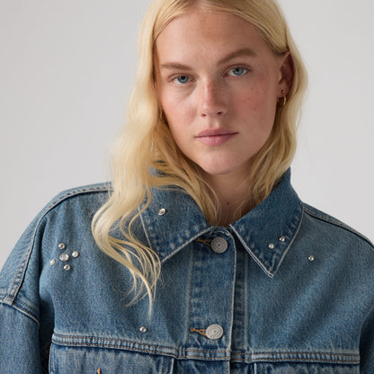 LEVI'S® WOMEN'S LOOSE CROP TRUCKER JACKET - MED INDIGO - WORN IN
