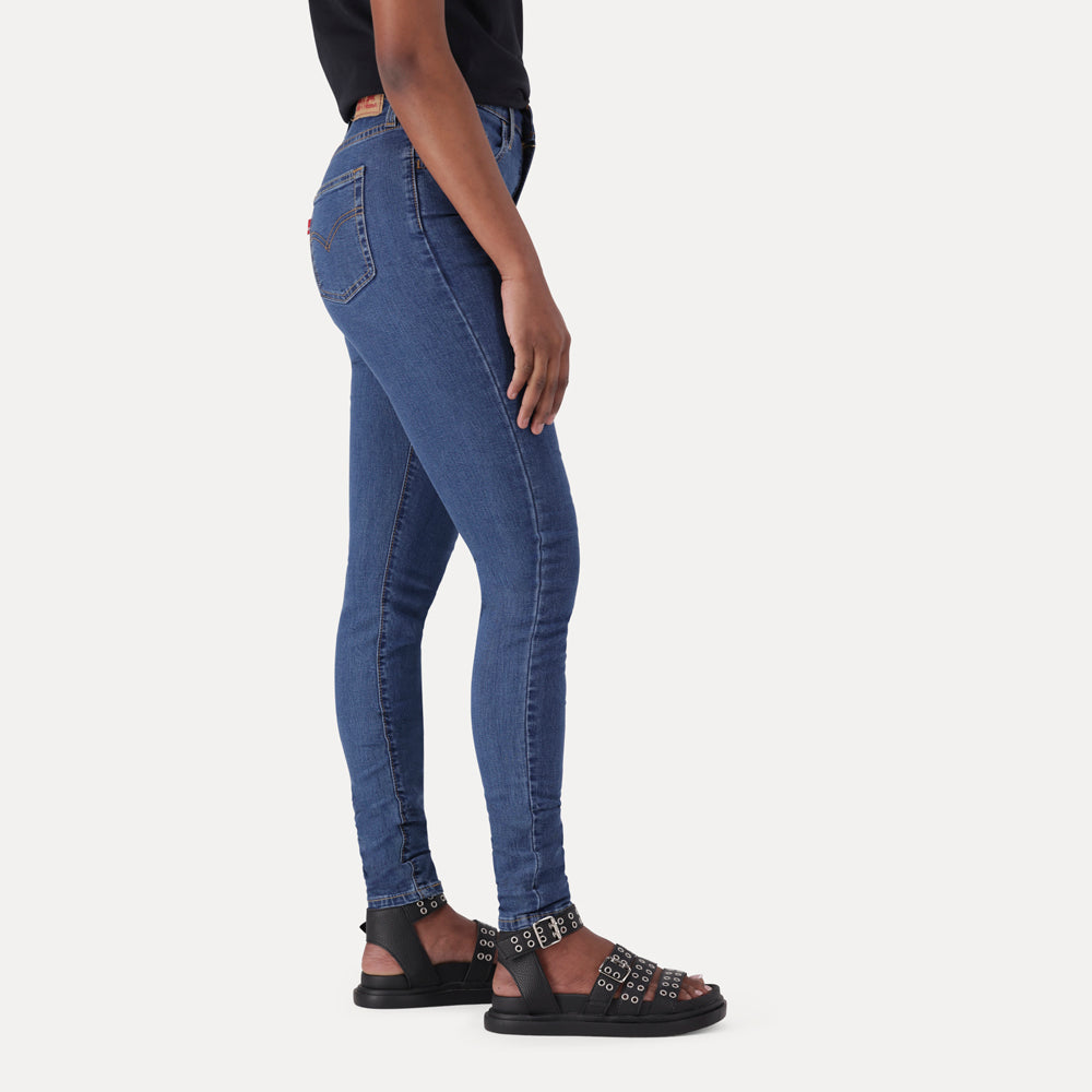 LEVI'S® WOMEN'S 720 HIGH-RISE SUPER SKINNY JEANS - MEDIUM WASH