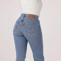 LEVI'S® WOMEN'S 501® CURVE JEANS - MED INDIGO - WORN IN