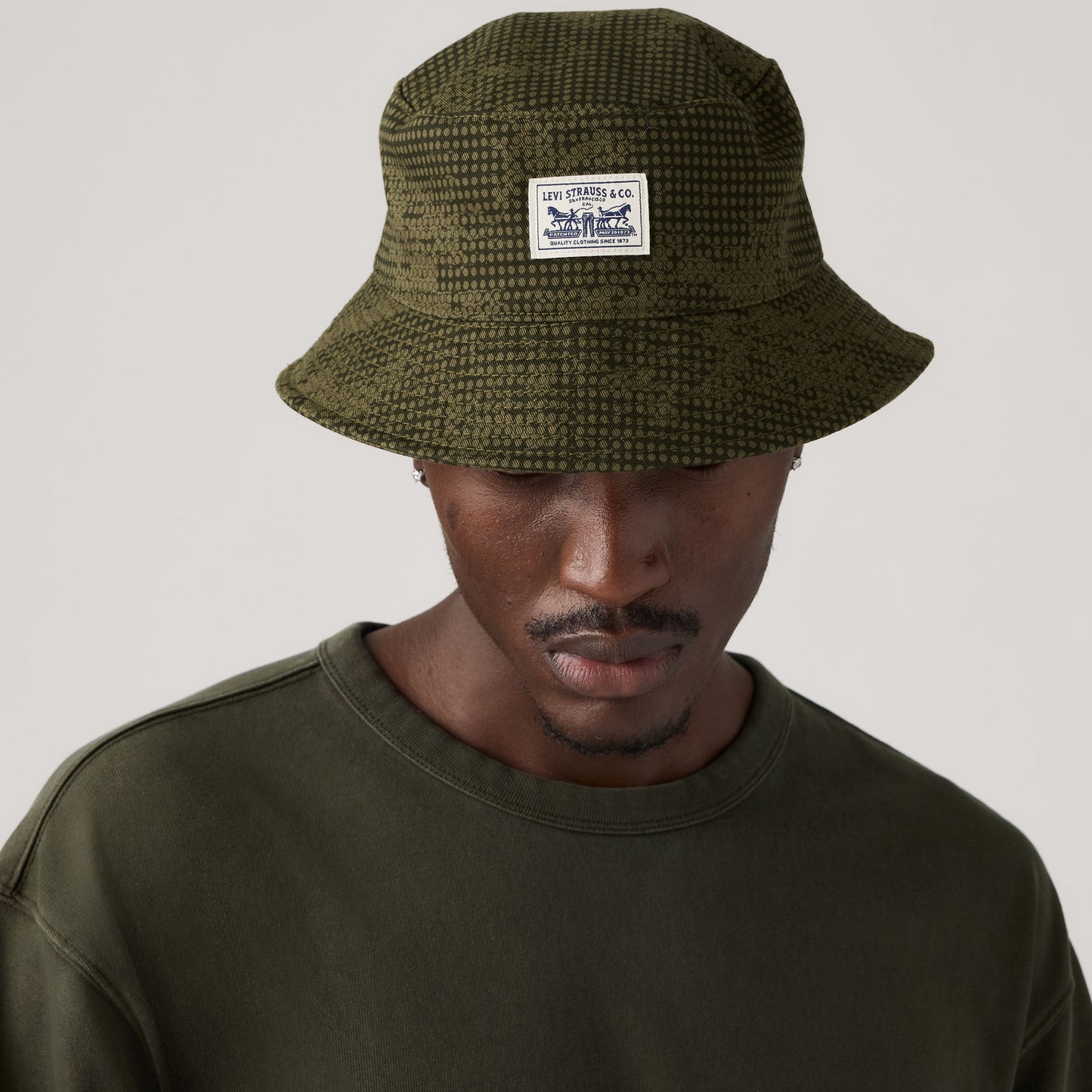 LEVI'S® MEN'S STRAUSS BUCKET HAT - GREENS