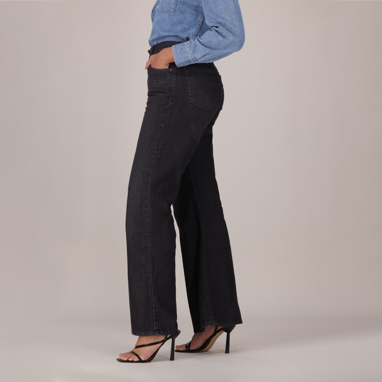 LEVI'S® WOMEN'S CINCH FLARE JEANS - BLACK
