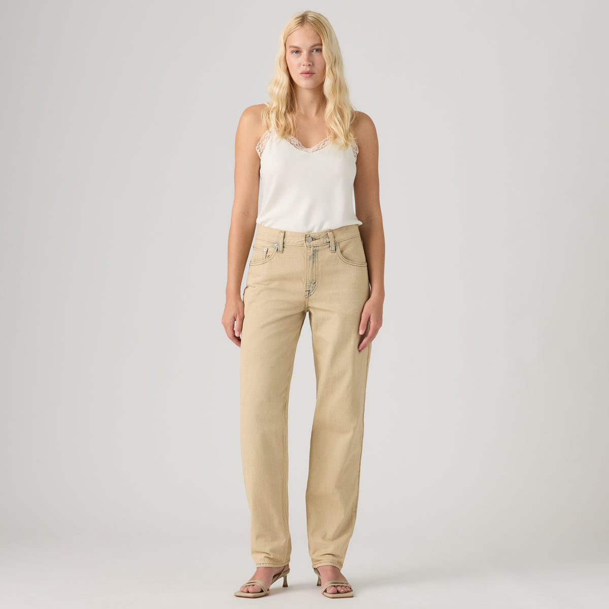 LEVI'S® WOMEN'S LOW STRAIGHT JEANS - MED INDIGO - WORN IN