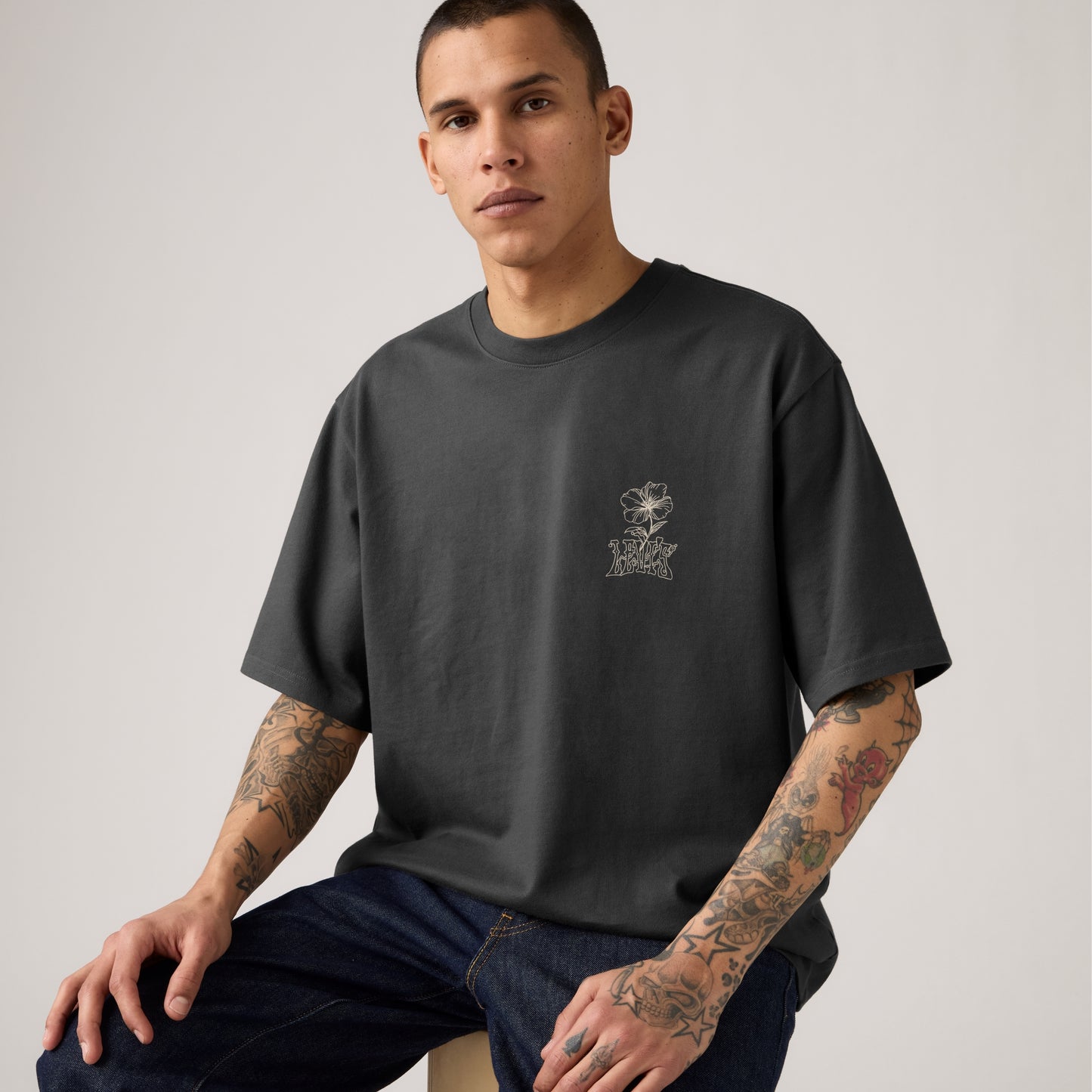 LEVI'S® MEN'S HALF-SLEEVE T-SHIRT - BLACK