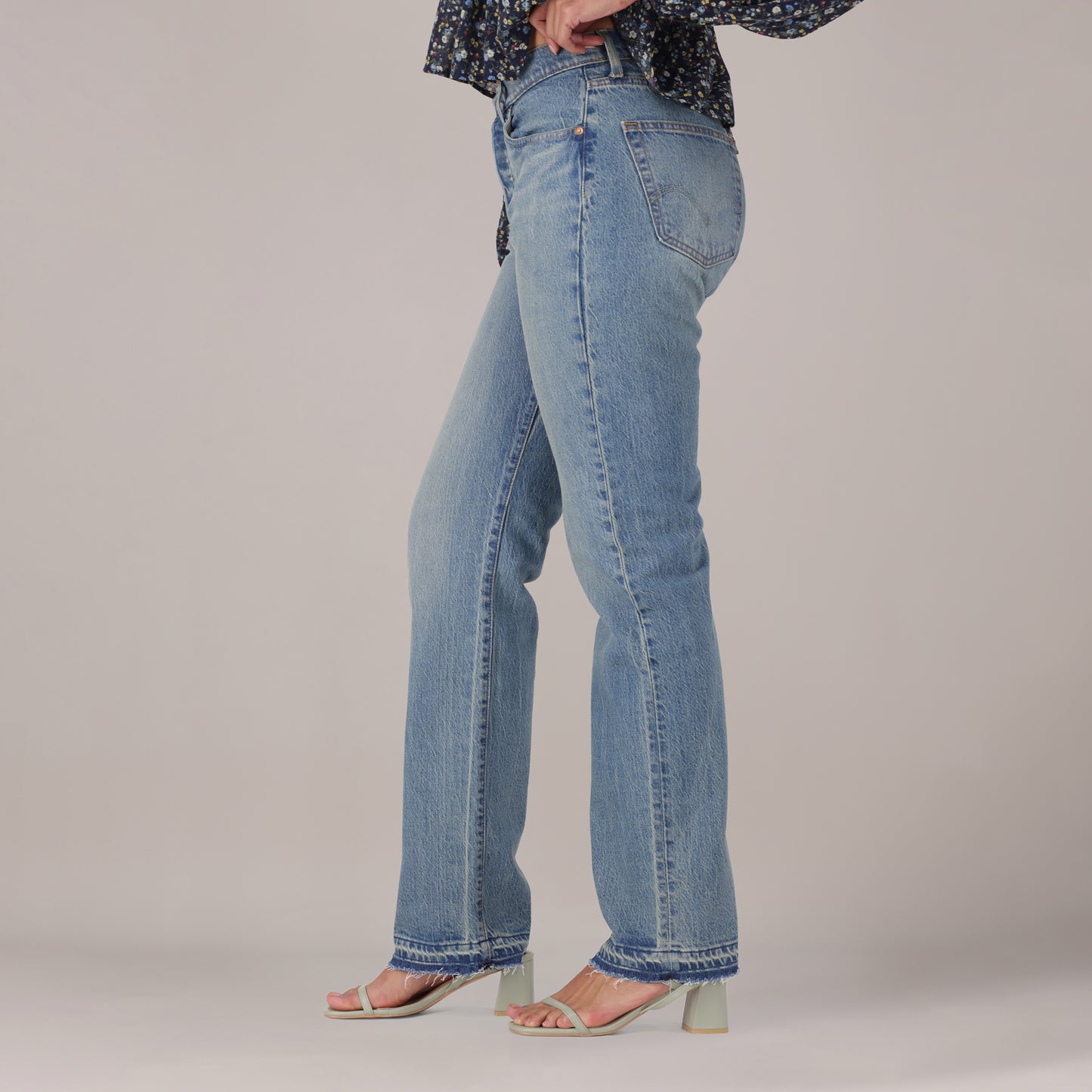 LEVI'S® WOMEN'S 501® CURVE JEANS - MED INDIGO - WORN IN