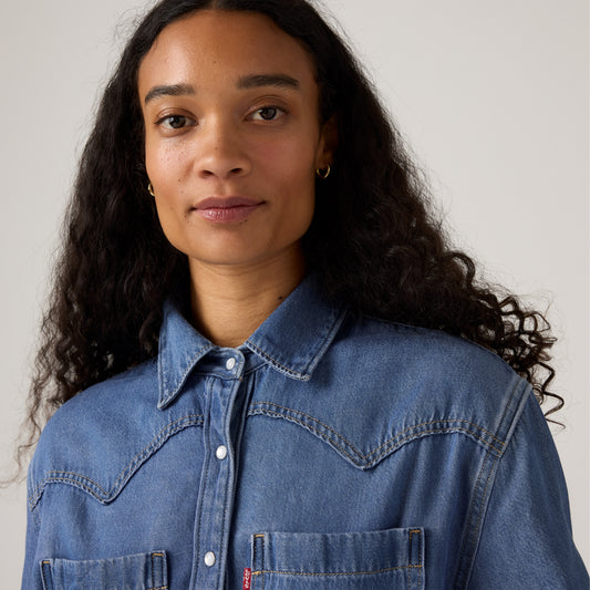 LEVI'S® WOMEN'S TEODORA WESTERN SHIRT - MED INDIGO - WORN IN