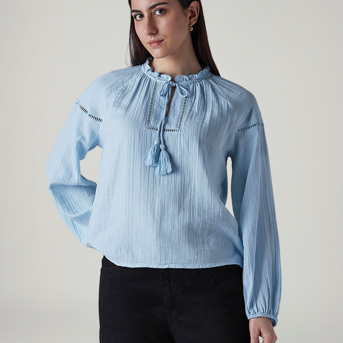 LEVI'S® WOMEN'S TEXTURED REGULAR FIT TOP - BLUE