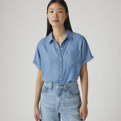 LEVI'S® WOMEN'S DARLENE SHORT-SLEEVE SHIRT - MED INDIGO - FLAT FINISH