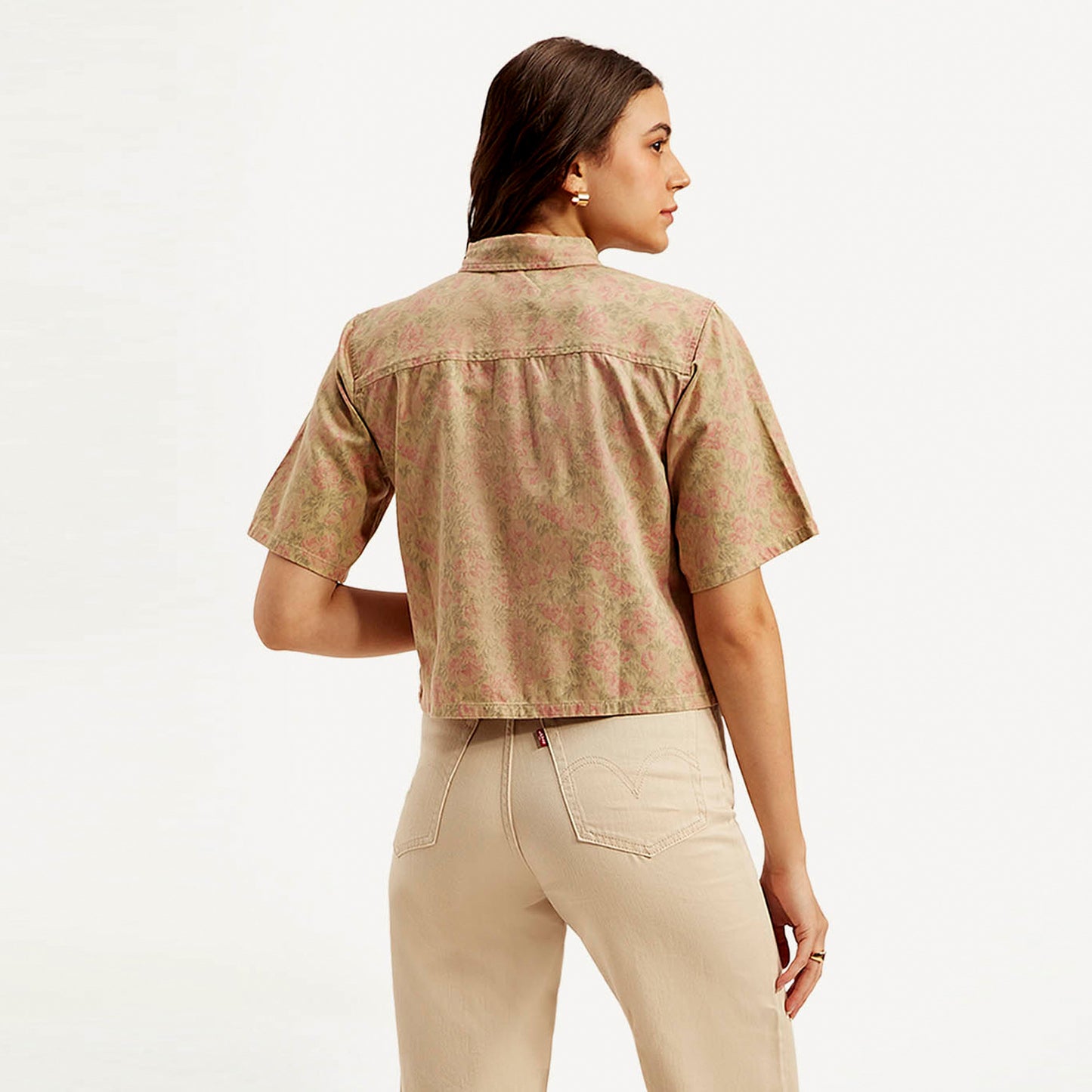 LEVI’S® WOMEN'S FLORAL SPREAD COLLAR SHIRT - TAN