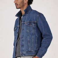 LEVI'S® MEN'S TRUCKER JACKET - MED INDIGO - FLAT FINISH