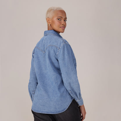 LEVI'S® WOMEN'S TEODORA WESTERN SHIRT - MED INDIGO - WORN IN