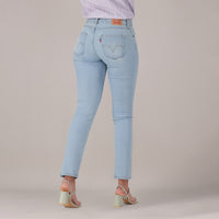 Levi's® Women's Curvy Straight - Med Indigo - Worn In