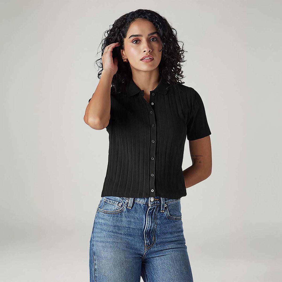 LEVI'S® WOMEN'S TEXTURED SLIM FIT RIBBED SHIRT - BLACK