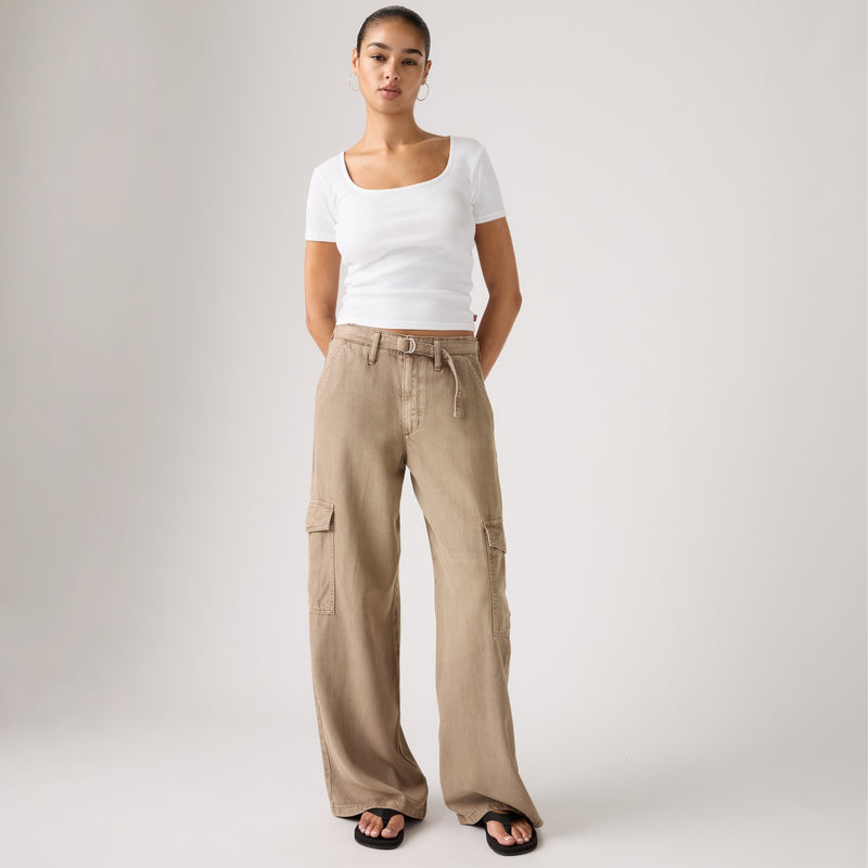 LEVI'S® WOMEN'S BAGGY DAD CARGOS - BROWN