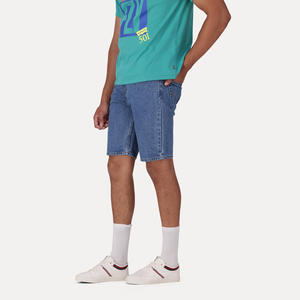 LEVI'S® MEN'S 405 STANDARD SHORTS - MED INDIGO - WORN IN
