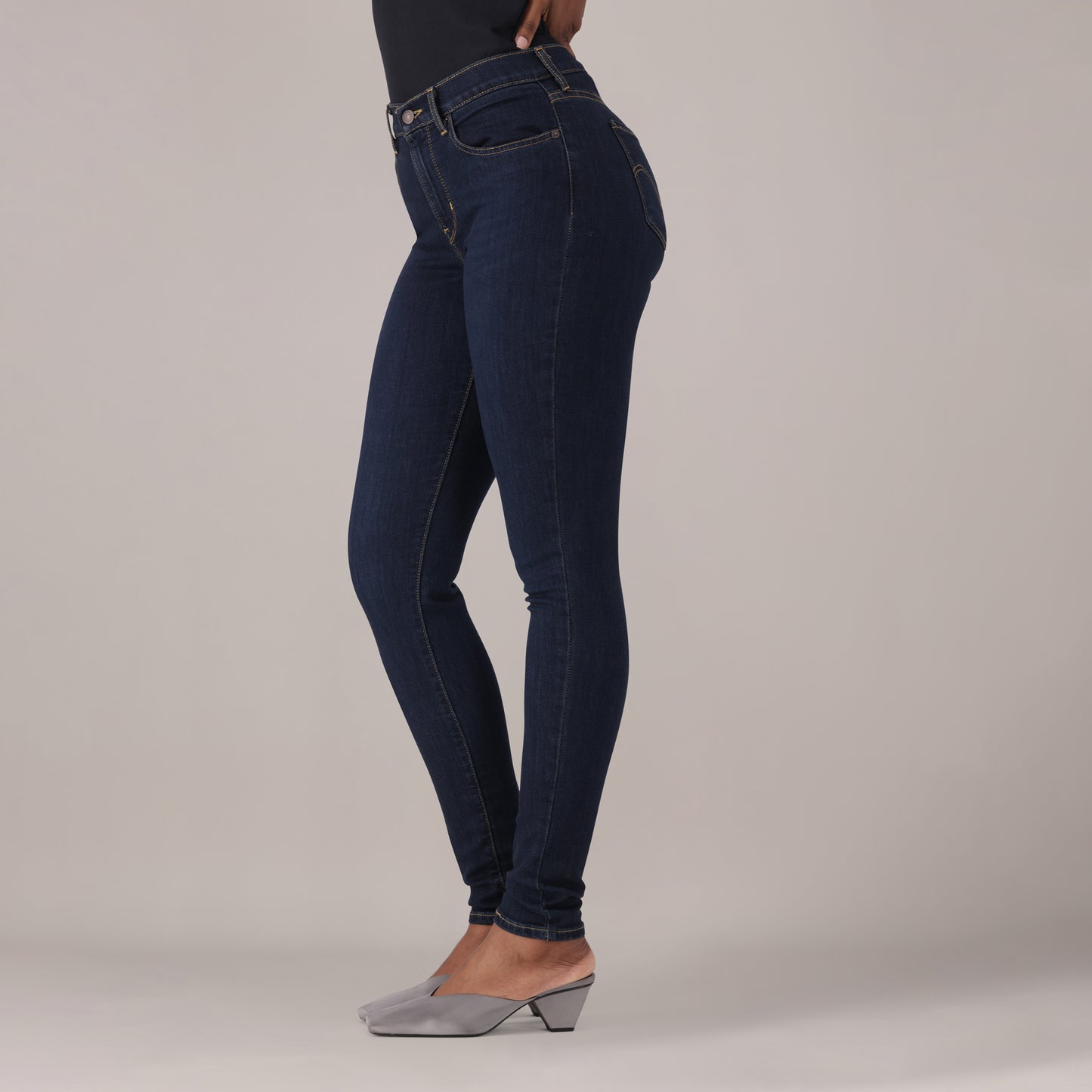 LEVI'S® WOMEN'S CURVY HIGH-RISE SUPER SKINNY  - DARK INDIGO - WORN IN