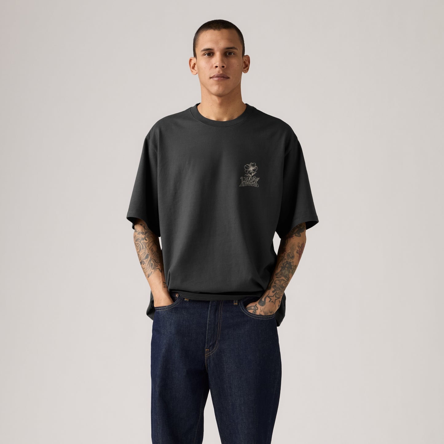 LEVI'S® MEN'S HALF-SLEEVE T-SHIRT - BLACK