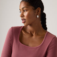 LEVI'S® WOMEN'S ESSENTIAL SQUARE NECK LONG-SLEEVE TEE - RED