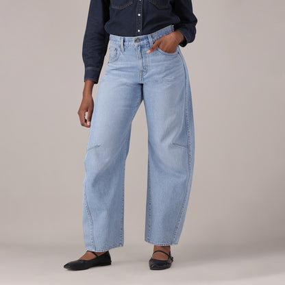 LEVI'S® WOMEN'S CINCH BARREL JEANS - MED INDIGO - WORN IN