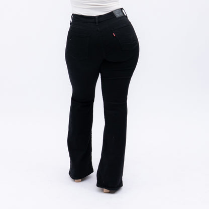 LEVI'S® WOMEN'S CURVY FLARE  - BLACK