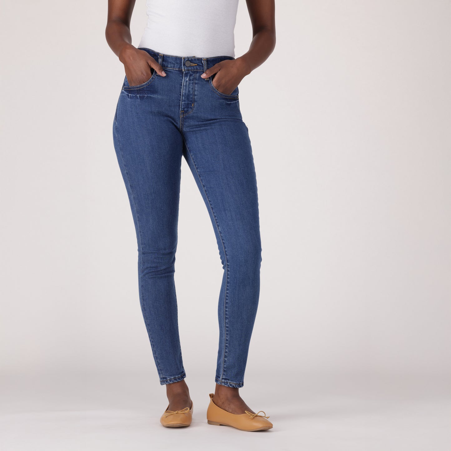 LEVI'S® WOMEN'S CURVY HIGH-RISE SUPER SKINNY - MED INDIGO - WORN IN